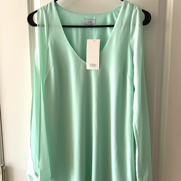 Tobi Woman’s Size XS Mint Green Cold Shoulder Dress NWT - Picture 4 of 11
